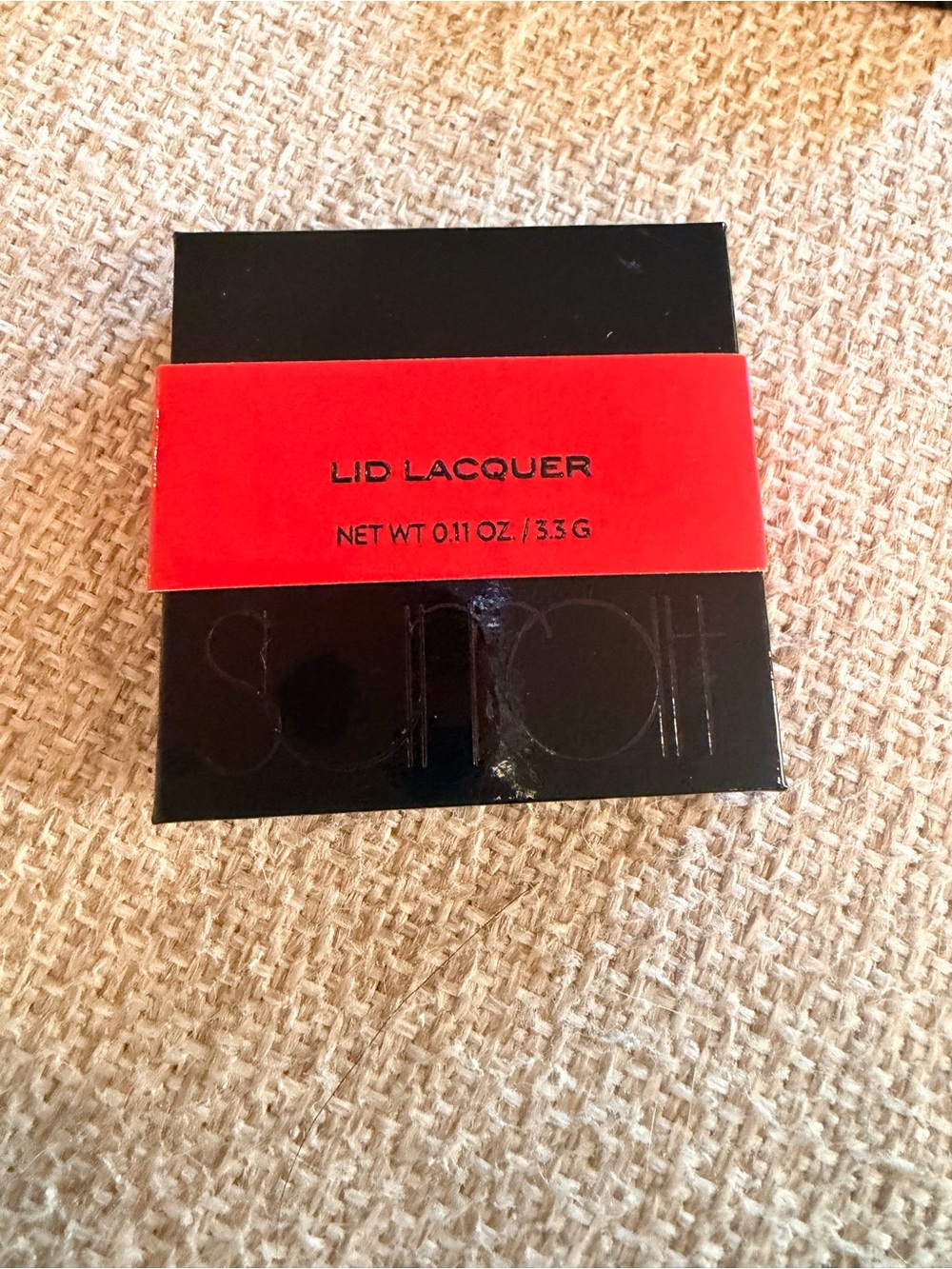 Surratt Lid Lacquer Compact in Pika Pika
